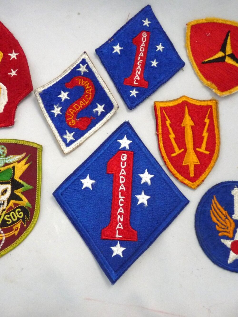 6 US military uniform badges Marine